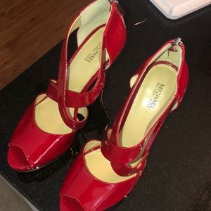 Got red pumps?💋💄